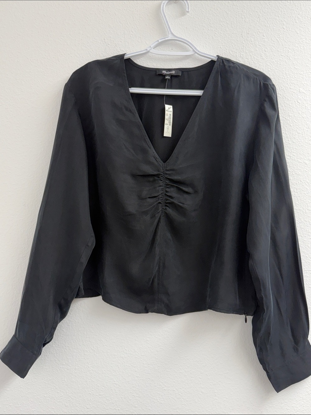 NWT Madewell Black V-Neck Ruched Front Women's long sleeve silky Top size small